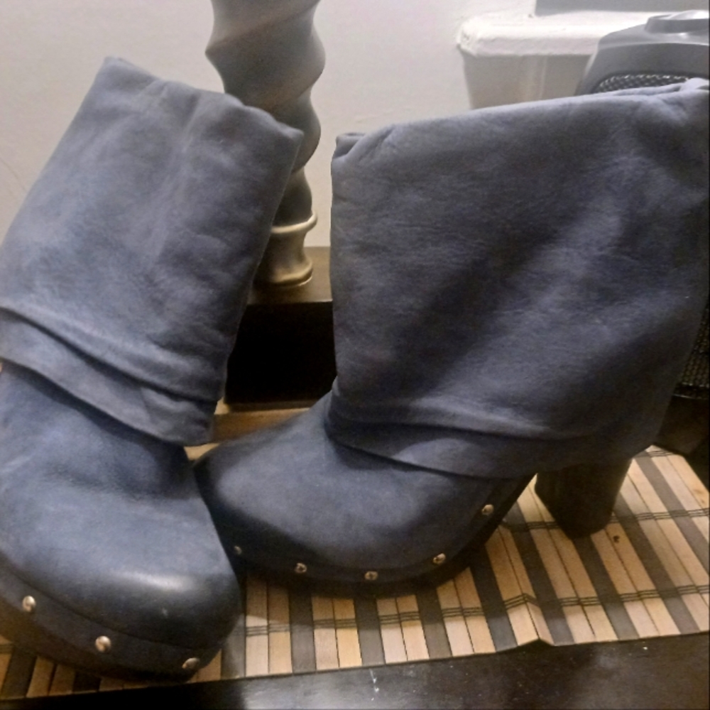 Booties - Picture 4 of 4